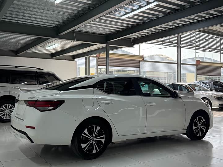 Фото 4 - Nissan Sylphy