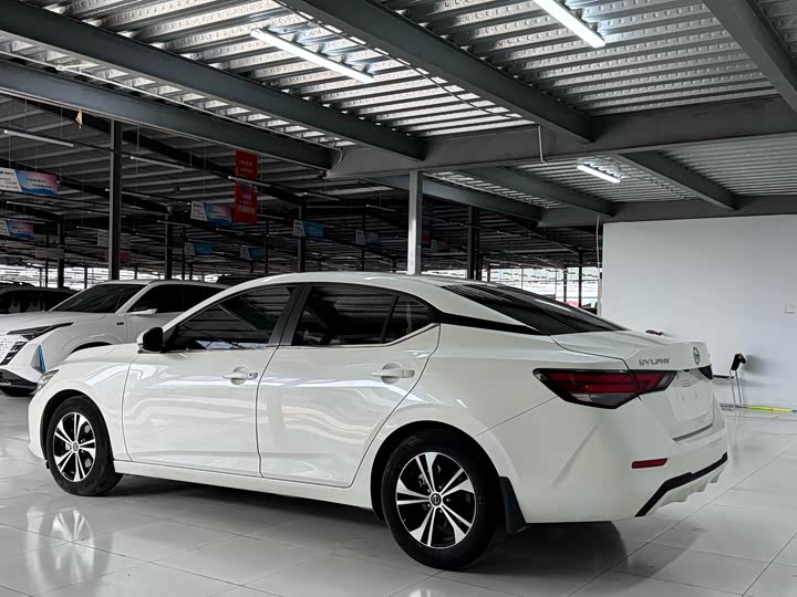 Фото 6 - Nissan Sylphy