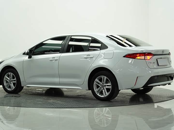 Фото 3 - Toyota Levin