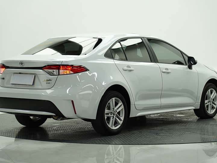 Фото 5 - Toyota Levin