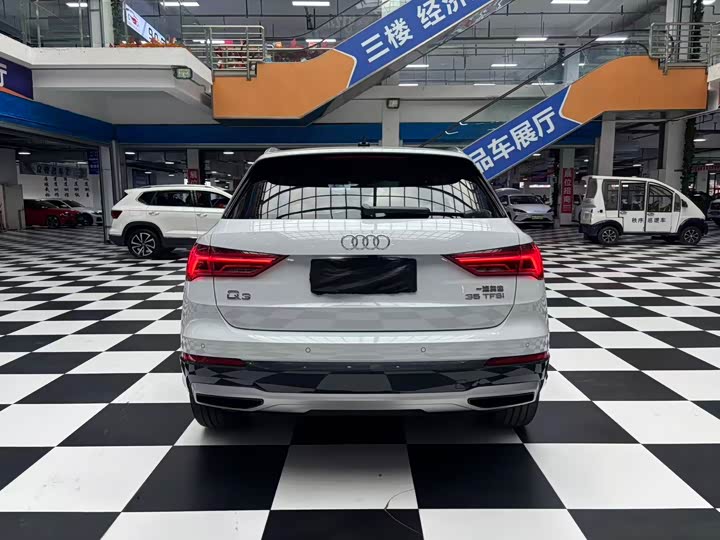 Фото 15 - Audi Q3