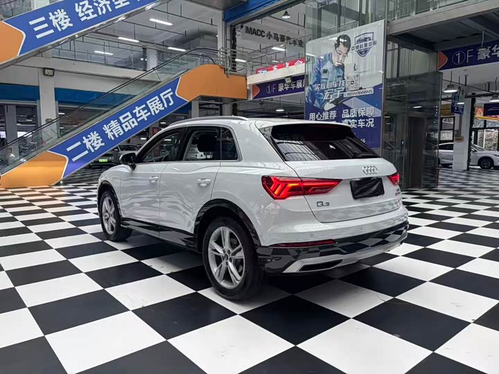 Фото 18 - Audi Q3