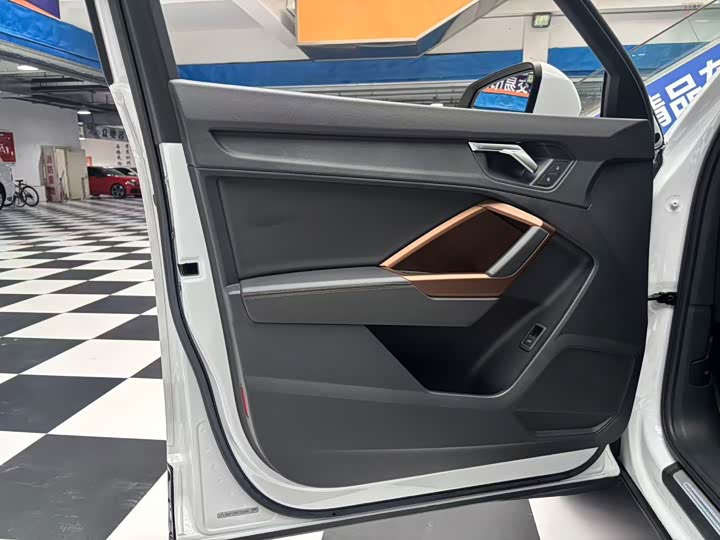 Фото 5 - Audi Q3