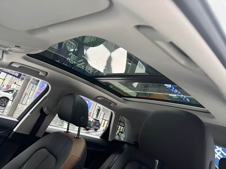 Фото 6 - Audi Q3