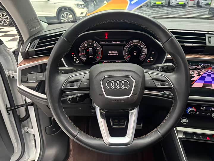 Фото 7 - Audi Q3