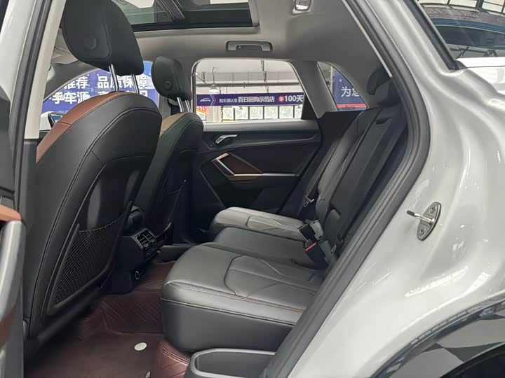 Фото 9 - Audi Q3