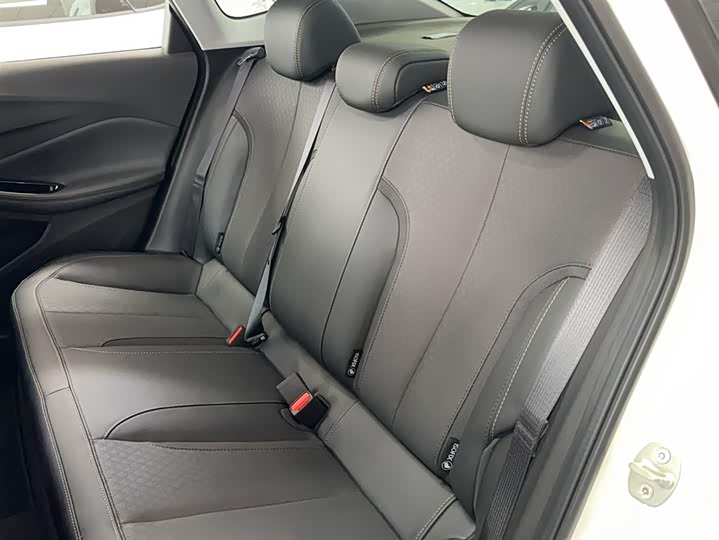 Фото 8 - Buick Verano