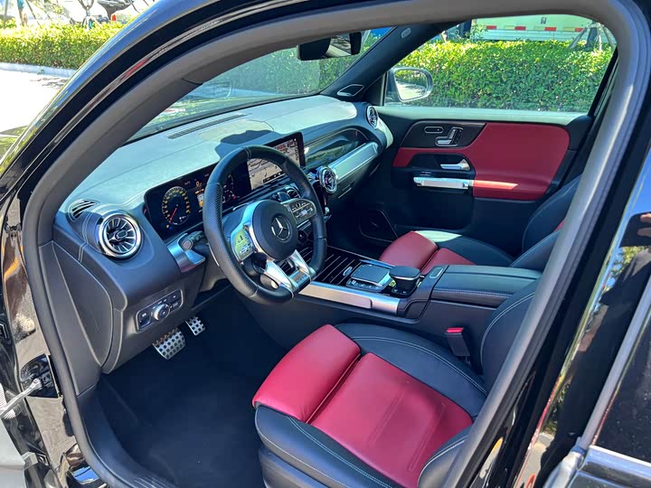 Фото 5 - Mercedes-Benz GLB-Class AMG