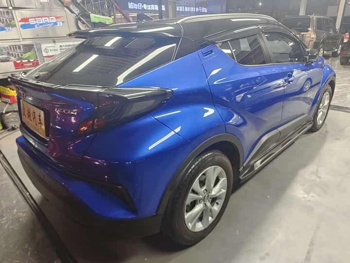 Фото 4 - Toyota Izoa