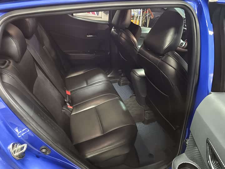 Фото 8 - Toyota Izoa