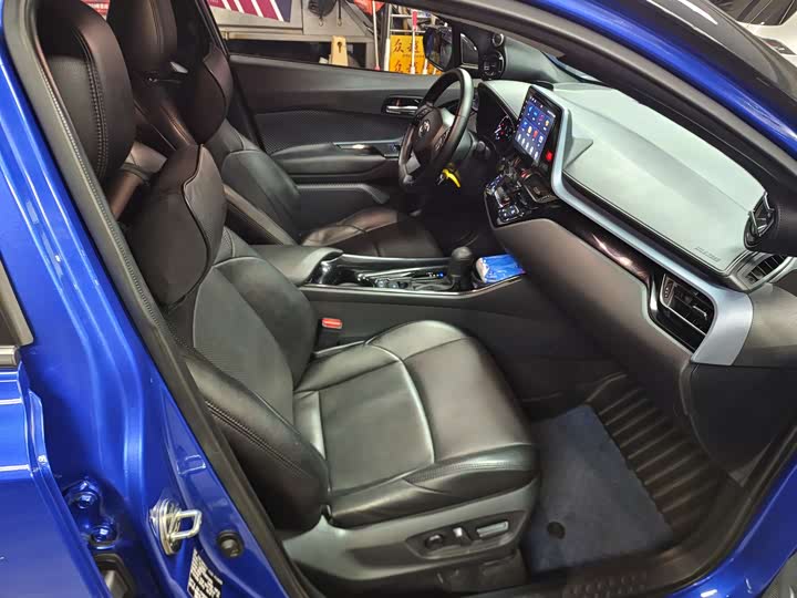 Фото 9 - Toyota Izoa