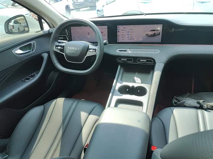 Фото 10 - Roewe D7