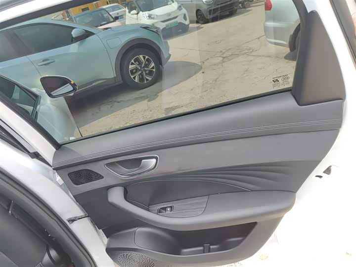 Фото 26 - Roewe D7