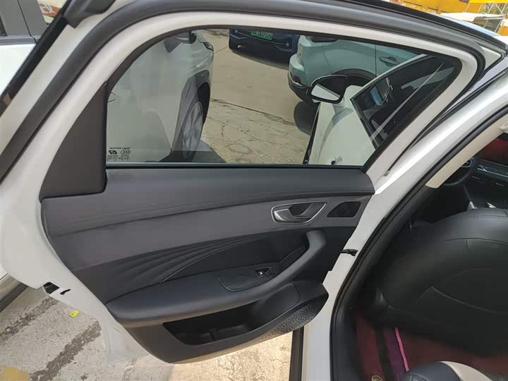 Фото 28 - Roewe D7