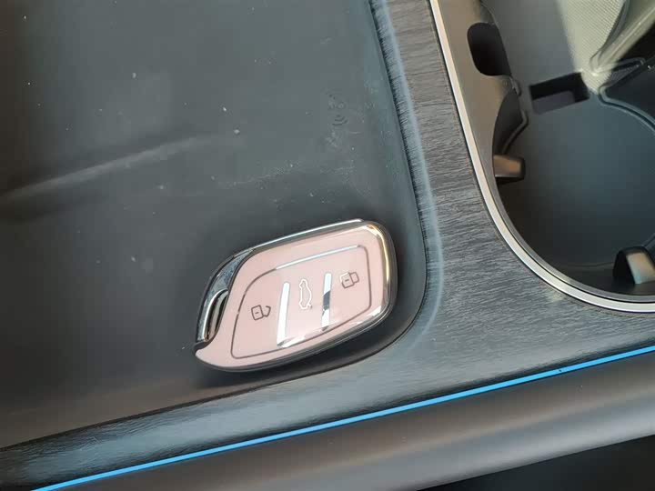 Фото 9 - Roewe D7