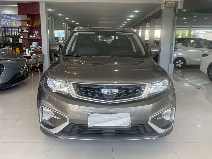 Фото 2 - Geely Atlas