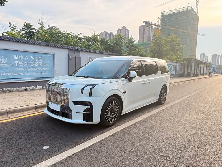 Фото 1 - Zeekr 009