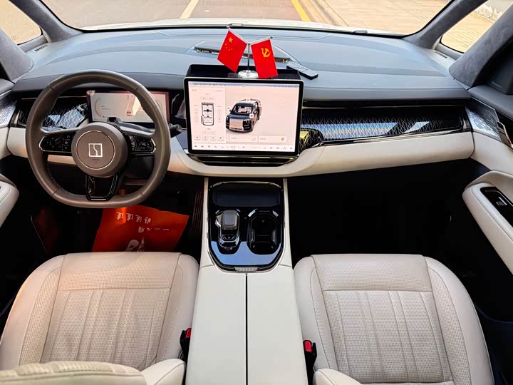 Фото 10 - Zeekr 009