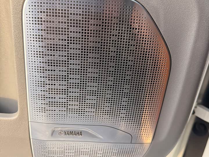 Фото 19 - Zeekr 009