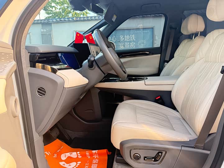 Фото 7 - Zeekr 009