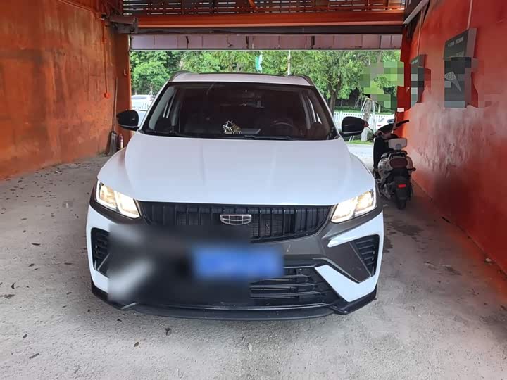 Фото 3 - Geely Coolray