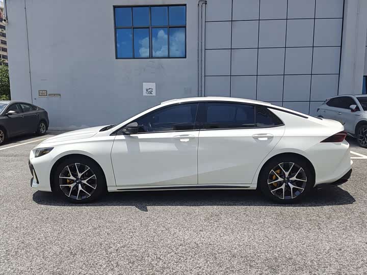 Фото 15 - GAC Trumpchi Empow R