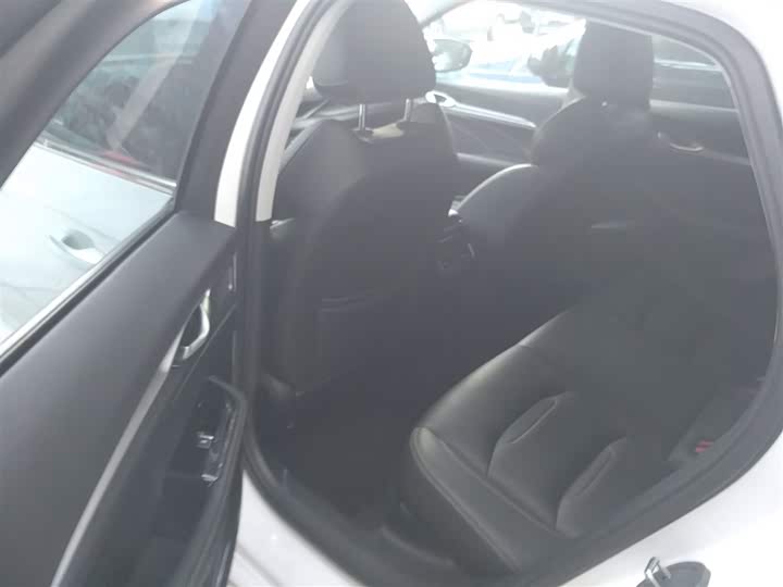 Фото 17 - Geely Preface