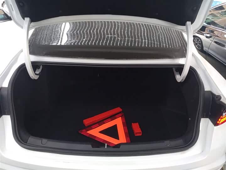 Фото 19 - Geely Preface