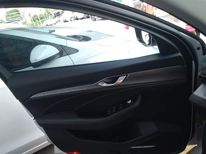 Фото 28 - Geely Preface