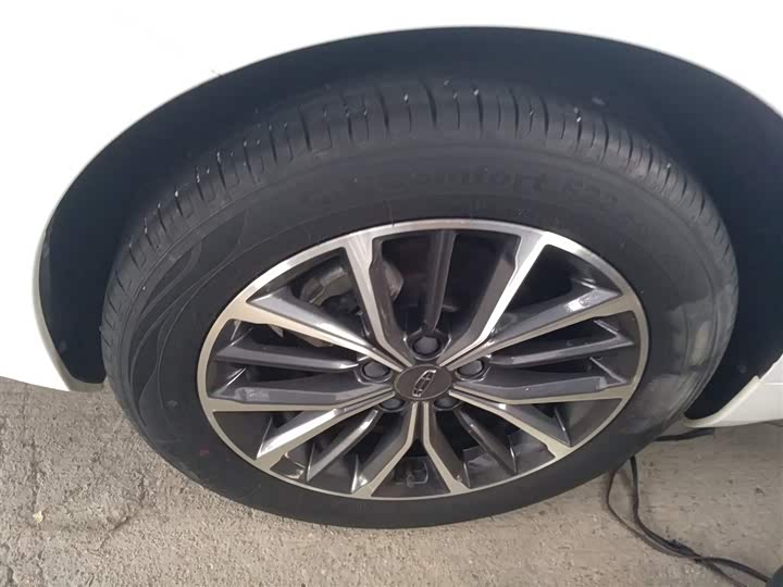 Фото 30 - Geely Preface