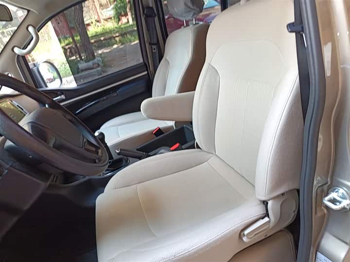 Фото 8 - Dongfeng Forthing Lingzhi M5