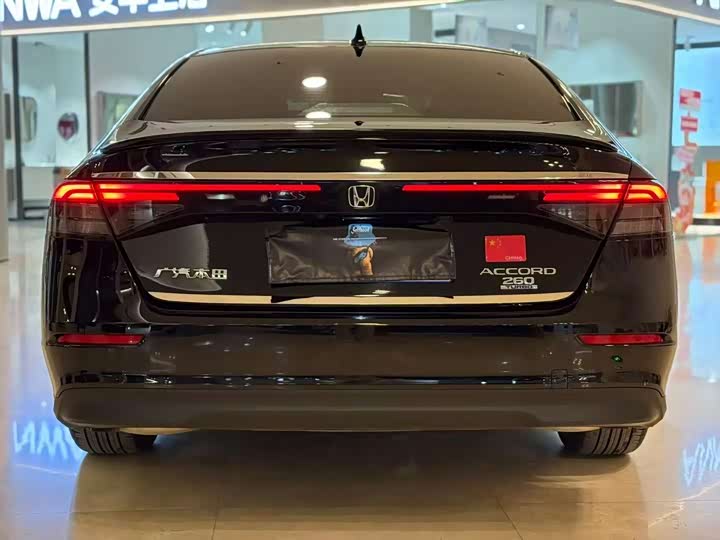 Фото 5 - Honda Accord