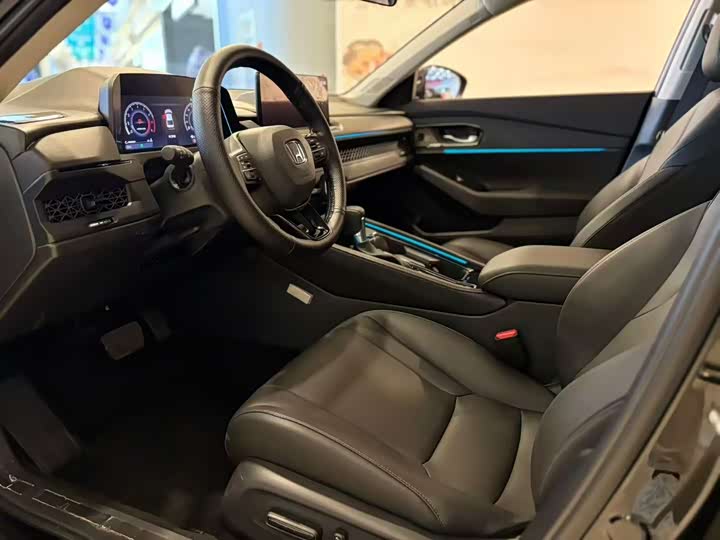 Фото 8 - Honda Accord