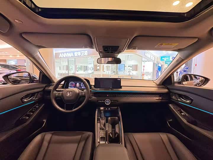 Фото 9 - Honda Accord