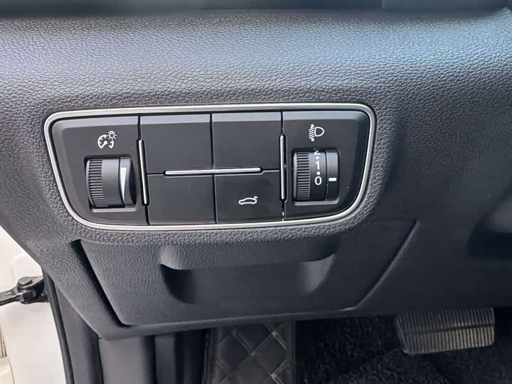 Фото 9 - Changan Raeton CC