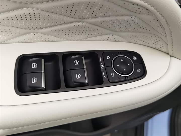 Фото 9 - Tank 300 Hybrid