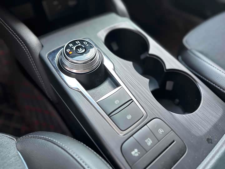 Фото 12 - Ford Focus Active