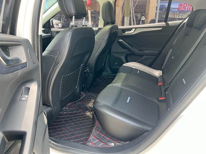 Фото 6 - Ford Focus Active