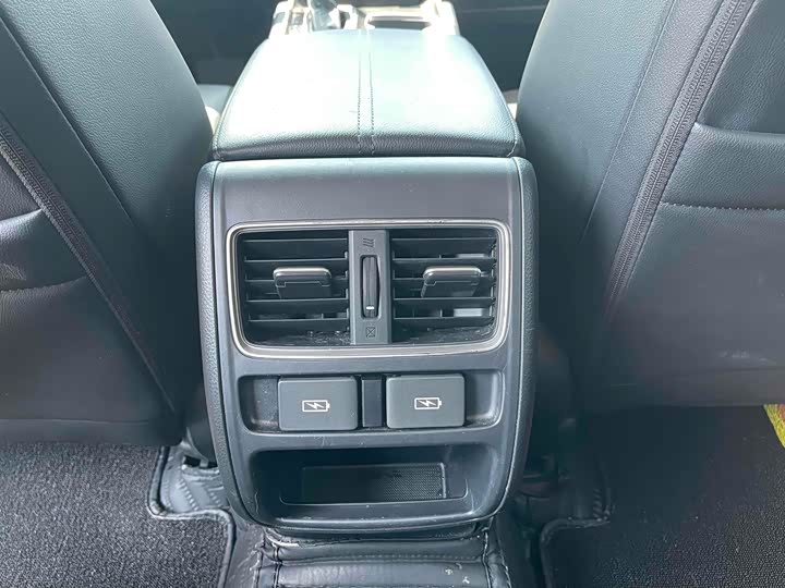 Фото 14 - Honda Accord