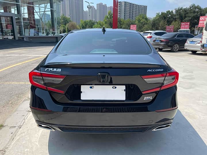 Фото 18 - Honda Accord