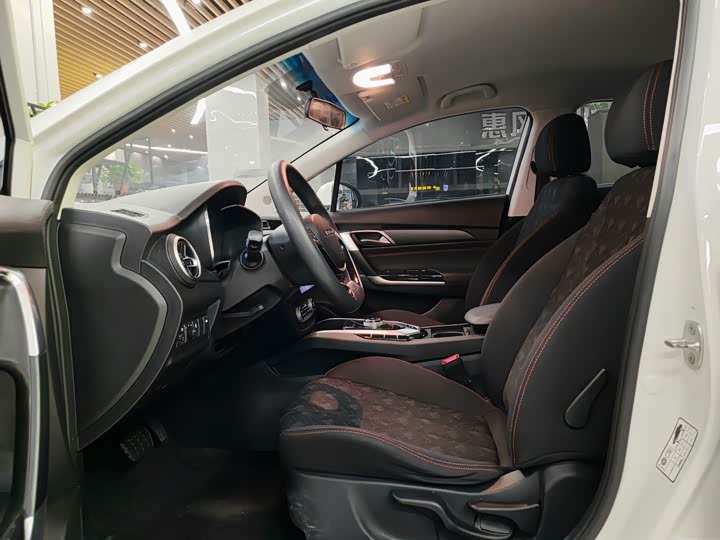 Фото 10 - Beijing EU5