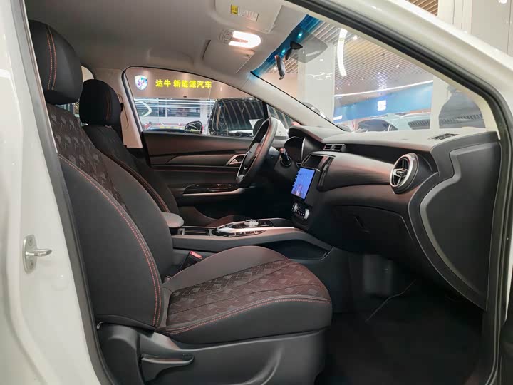 Фото 11 - Beijing EU5