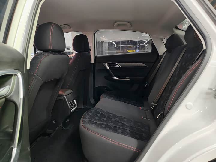 Фото 12 - Beijing EU5