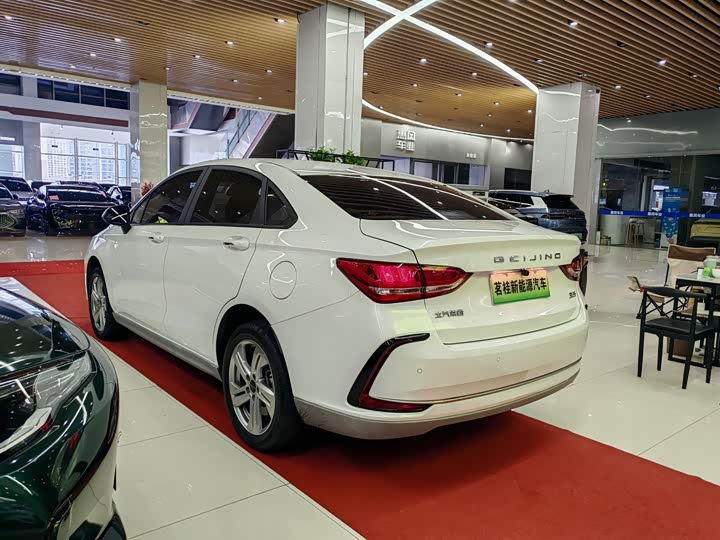 Фото 4 - Beijing EU5