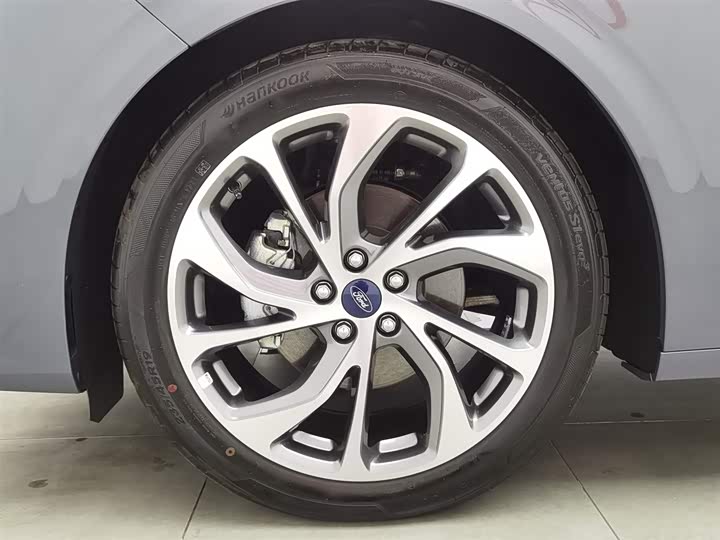 Фото 17 - Ford Mondeo