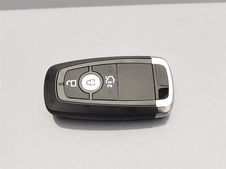 Фото 19 - Ford Mondeo