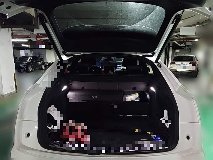 Фото 10 - Audi Q5L Sportback