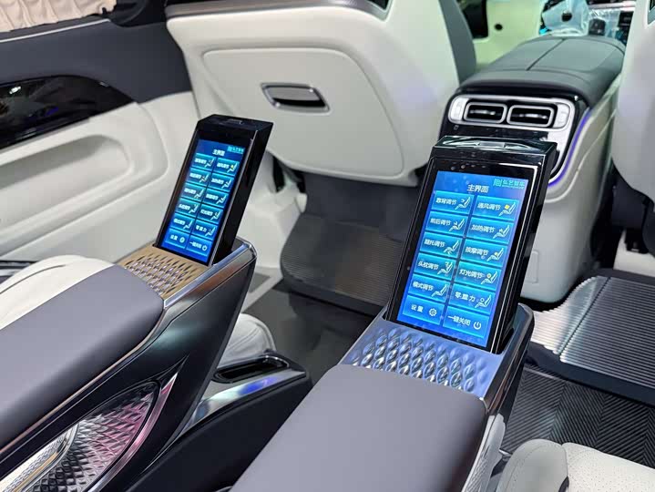 Фото 13 - Mercedes-Benz Vito