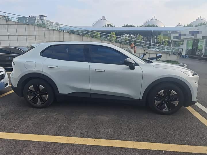 Фото 10 - Changan Deepal S05