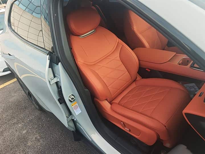 Фото 4 - Changan Deepal S05